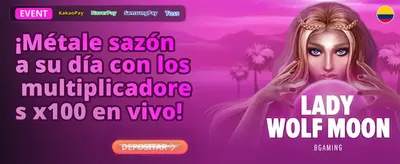 Interfaz de juego futurista con circuitos de cromo y luces digitales